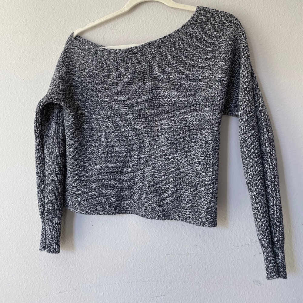 American Eagle off shoulders shirt